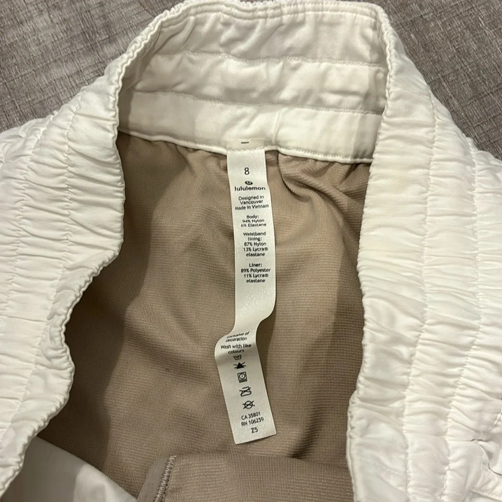 lululemon white tracker shorts